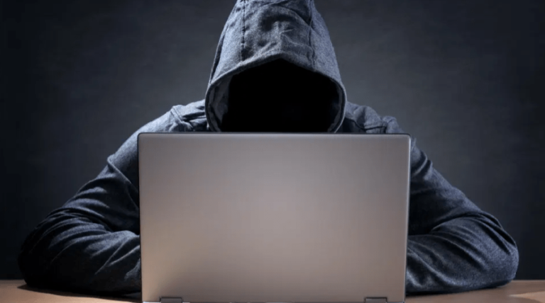 نصب واحتيال الكتروني بالتزامن مع تطعيم لقاح “فايزر”