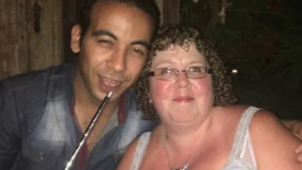 تركت زوجها من أجله .. سيدة بريطانية تتهم شابا مصريا بالنصب